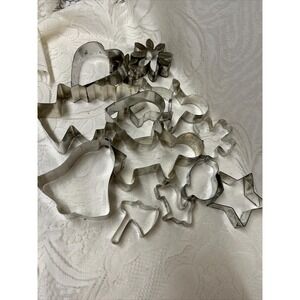 Lot of 13 Vintage Tin Cookie Cutters, Christmas Easter Everyday Ginger Bread‎